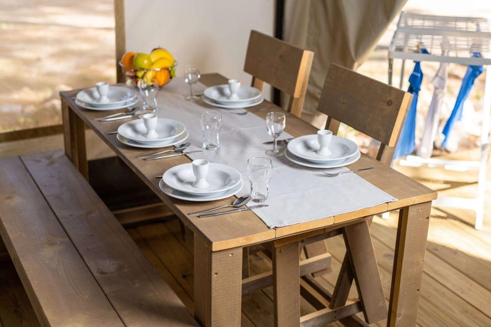 Coffee/tea facilities, Food and drinks, Dining area, Food