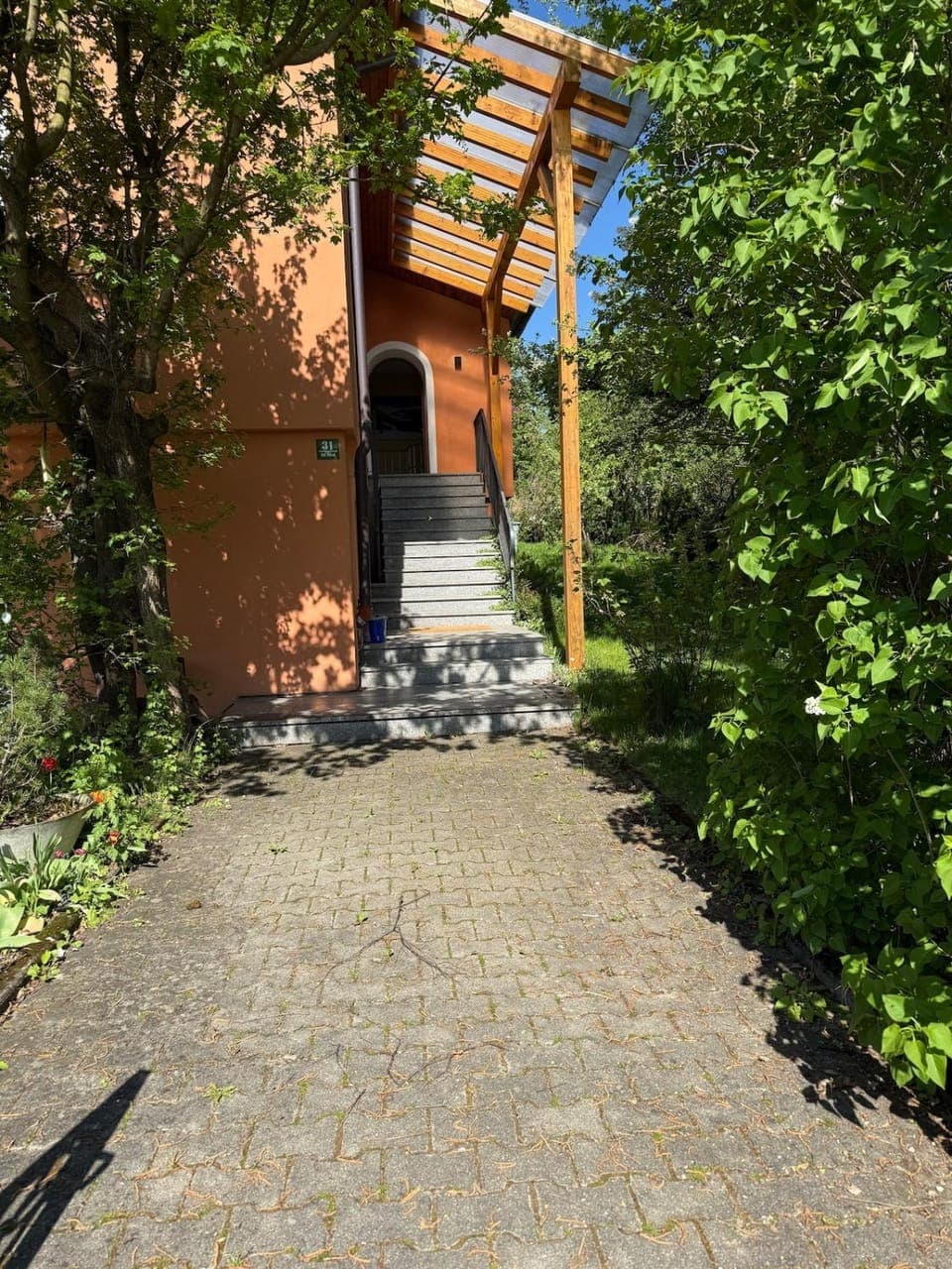 Property building, Facade/entrance