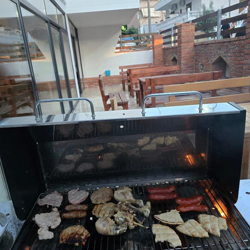 BBQ facilities, Food and drinks