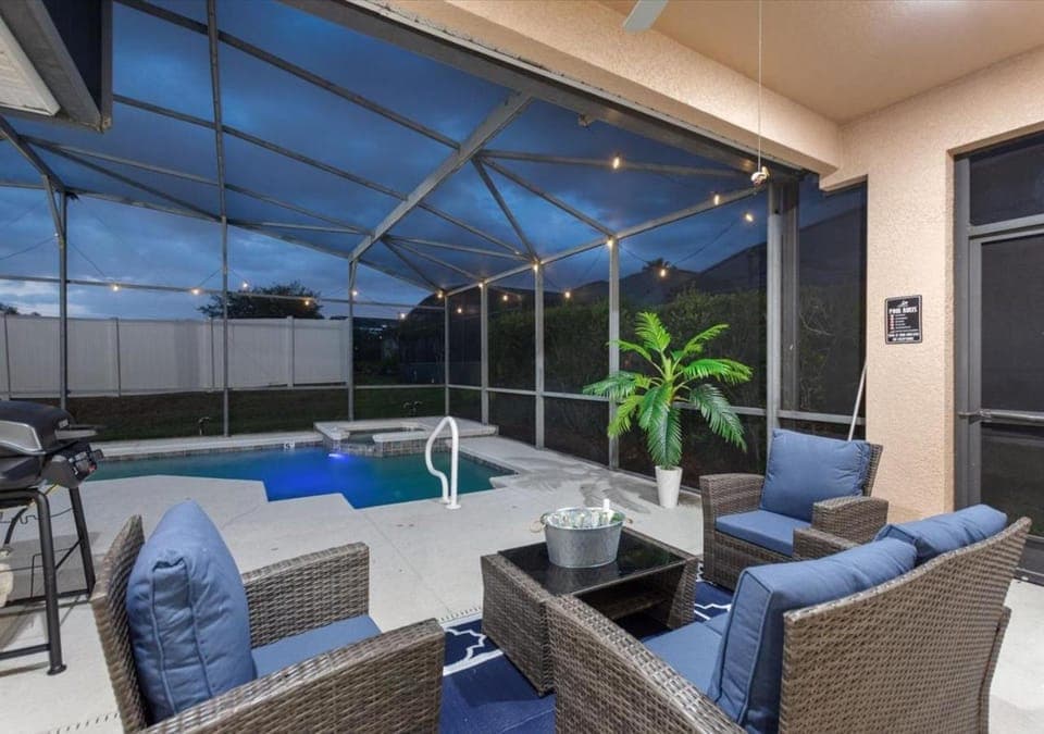 Patio, Natural landscape, Hot Tub, Seating area, Pool view, Swimming pool, sunbed