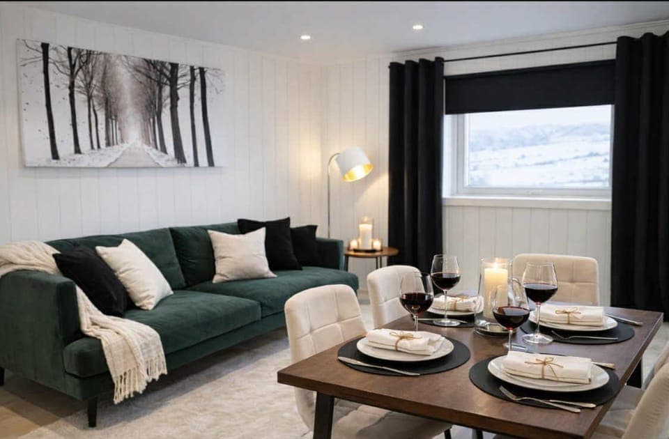 Living room, Seating area, Dining area