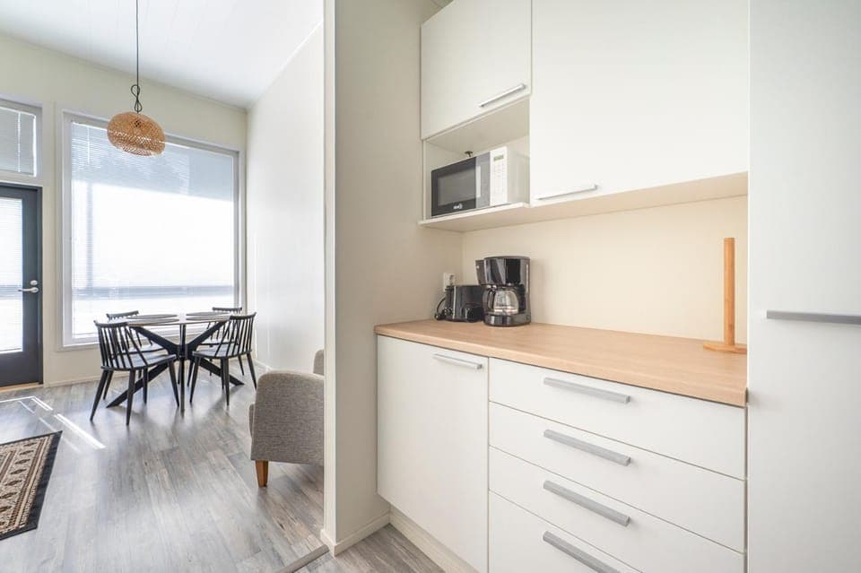 Kitchen or kitchenette, kitchen