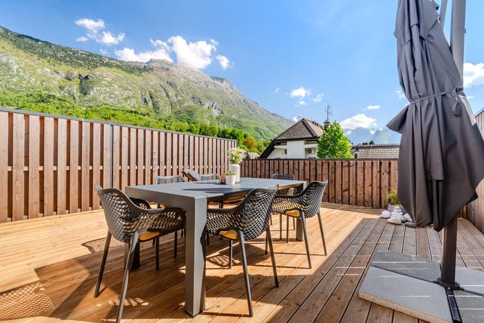 Patio, Day, Mountain view