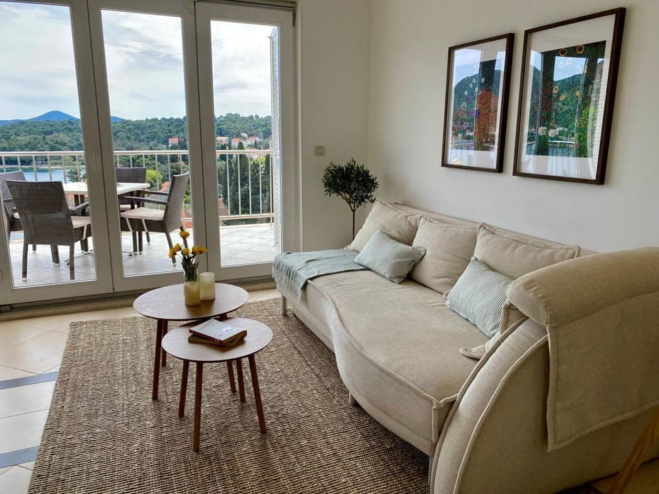 View (from property/room), Living room, Seating area