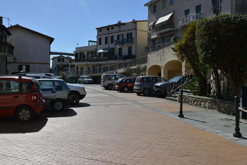 Neighbourhood, Parking