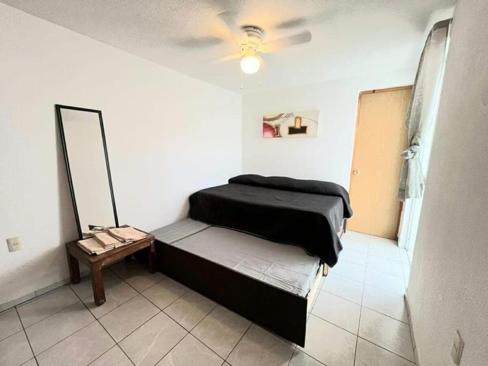 Bed, Photo of the whole room, Bedroom, pet friendly