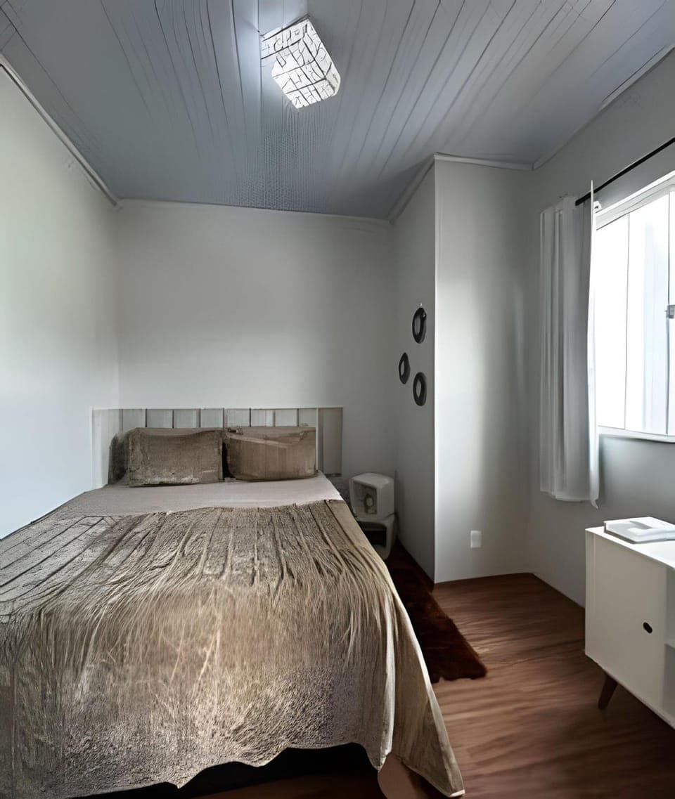 Photo of the whole room, Bedroom