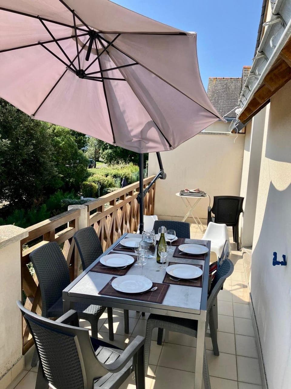 View (from property/room), Balcony/Terrace, Dining area