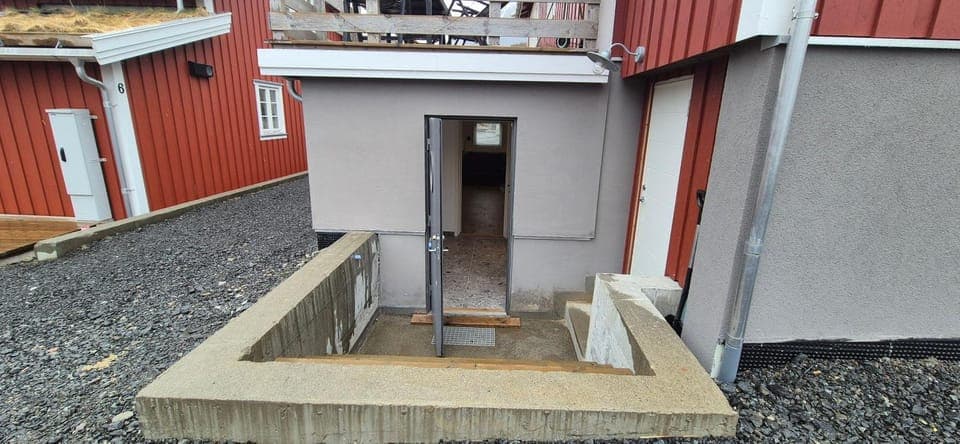 Facade/entrance