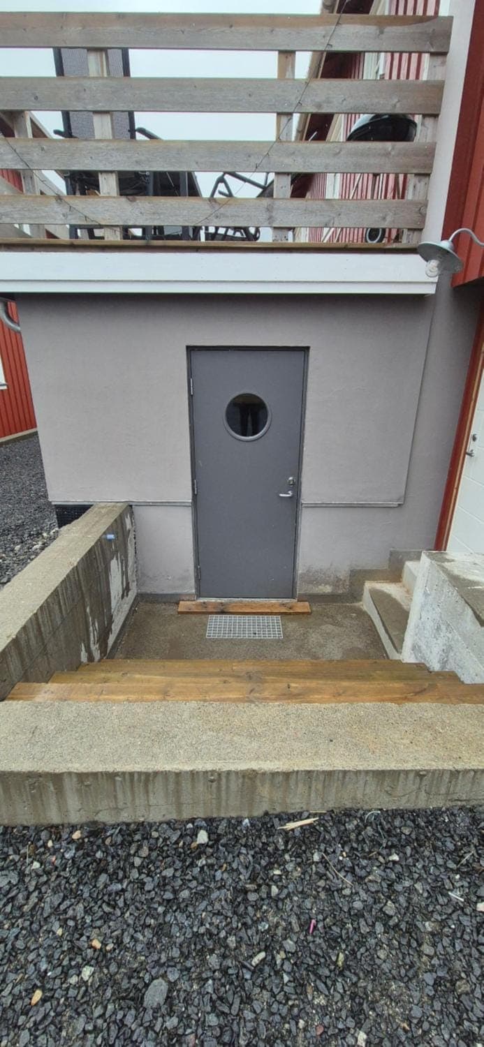 Facade/entrance