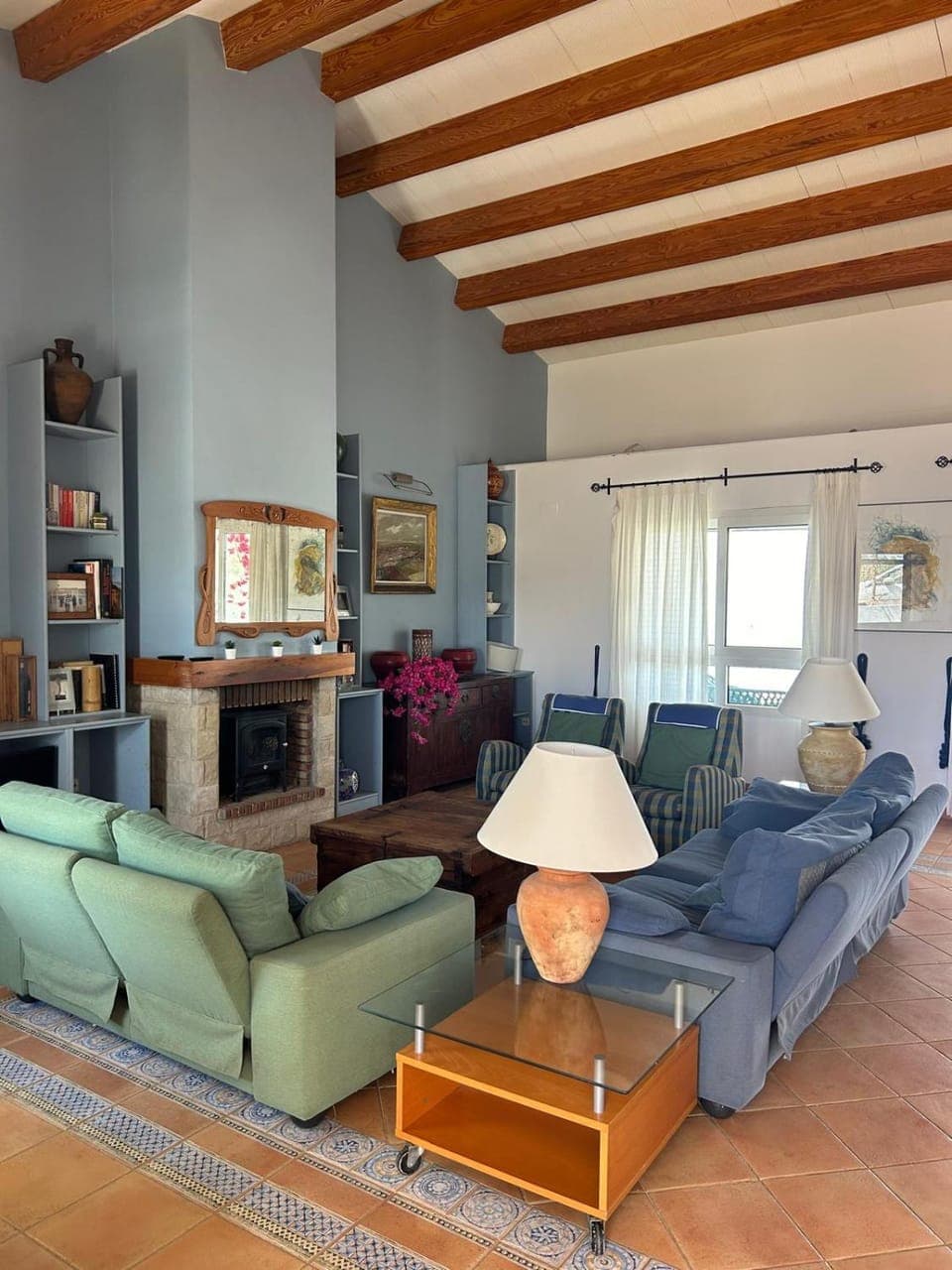 Living room, Seating area