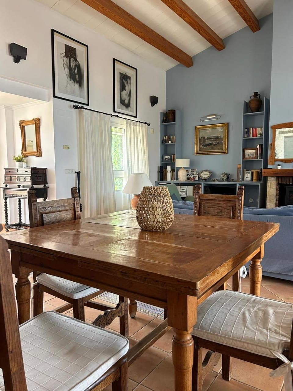 Living room, Dining area