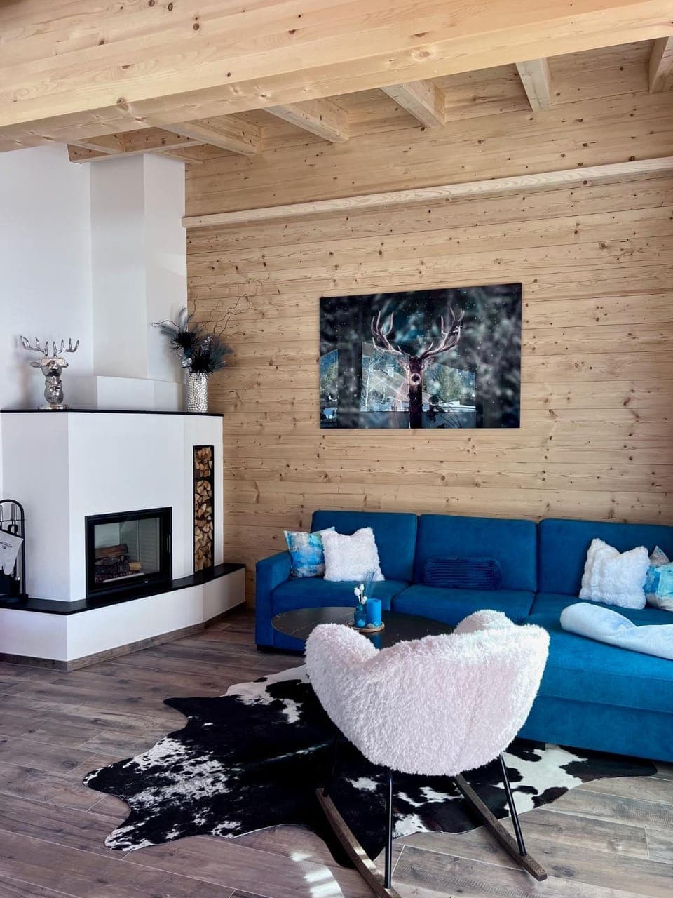 Living room, Seating area