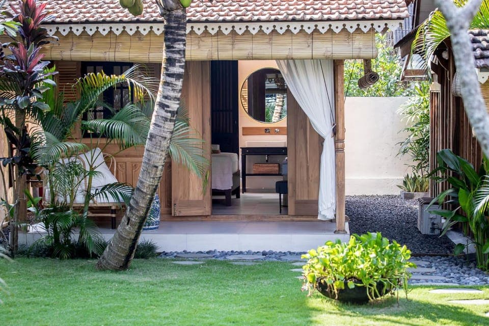 Property building, Patio, Garden, Garden view