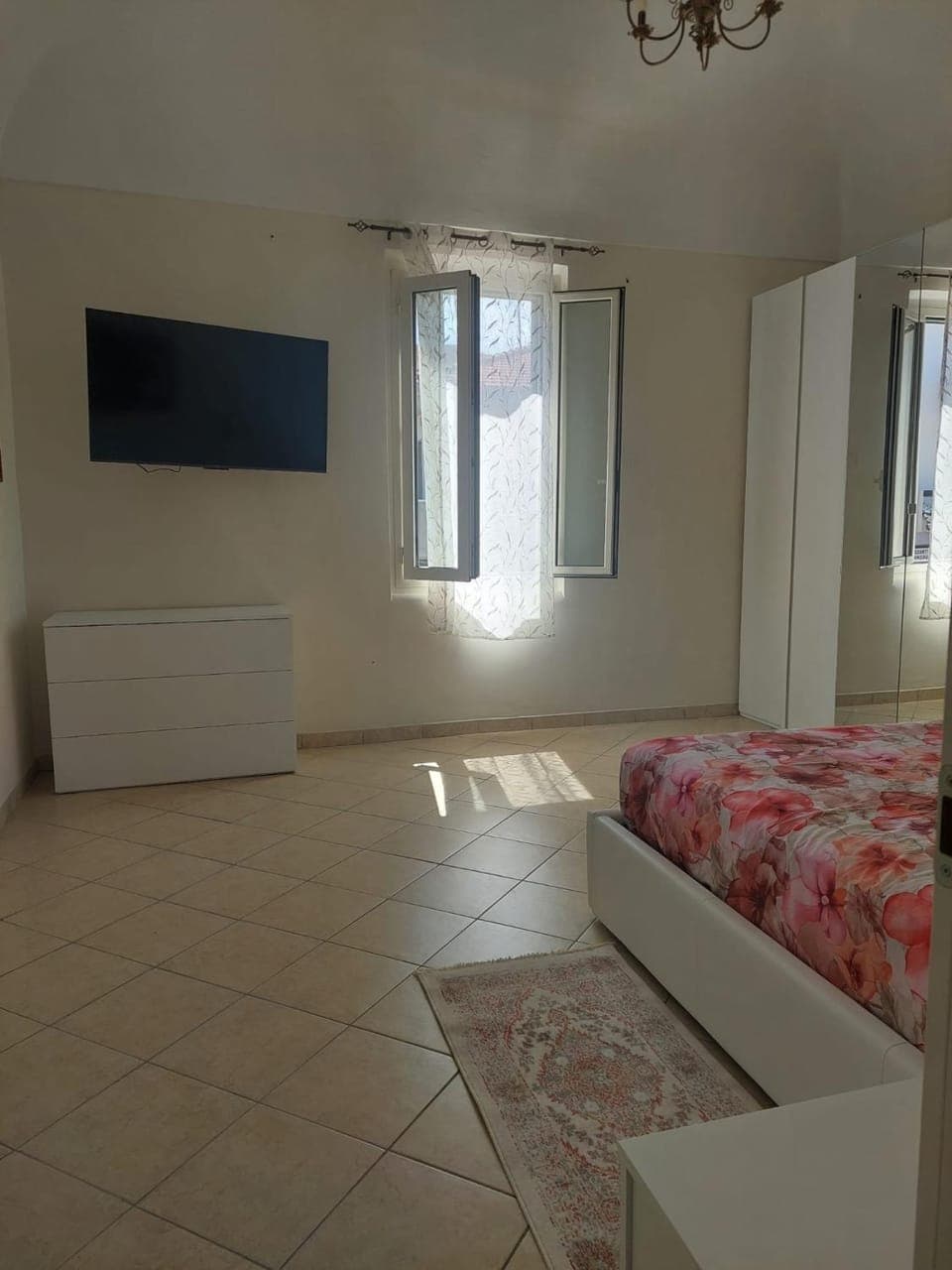 TV and multimedia, Bedroom, internet, air conditioner