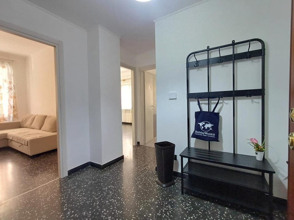 Living room, Photo of the whole room