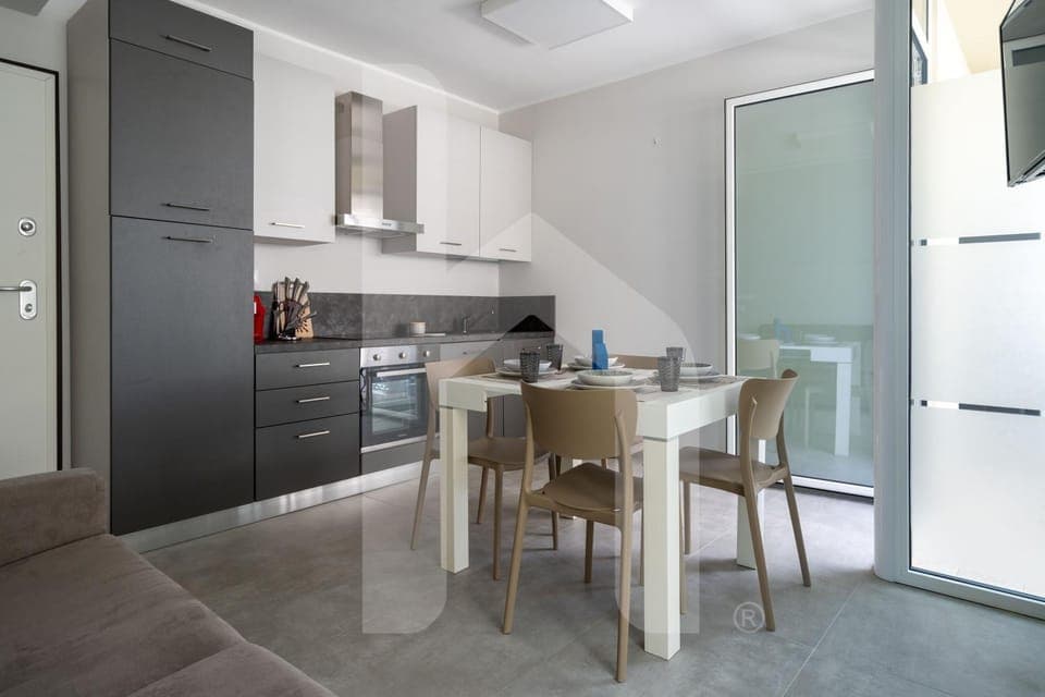 Kitchen or kitchenette, Living room, Dining area, oven