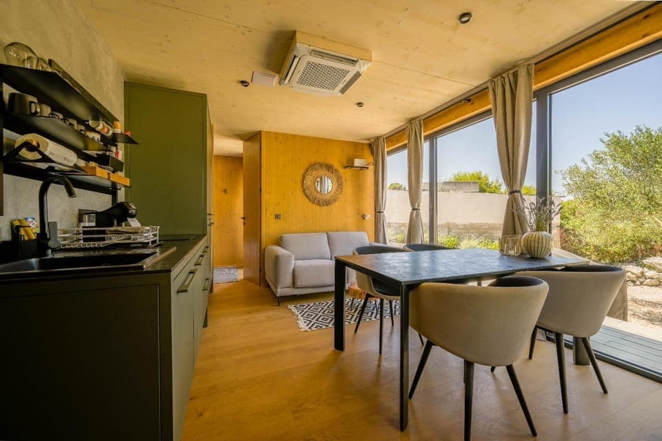 Kitchen or kitchenette, Living room, Dining area