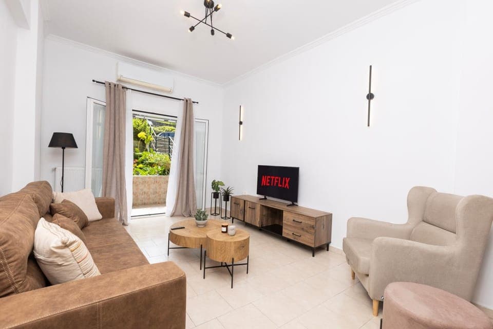 Communal lounge/ TV room, TV and multimedia, Living room