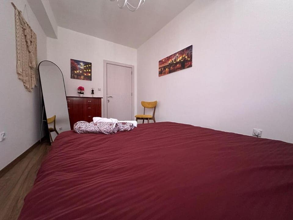 Bed, Bedroom, towels