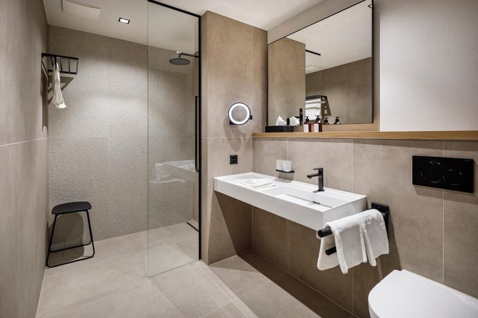 Bathroom, Facility for disabled guests