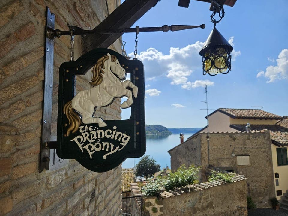 Property building, Day, Natural landscape, Lake view, Sea view