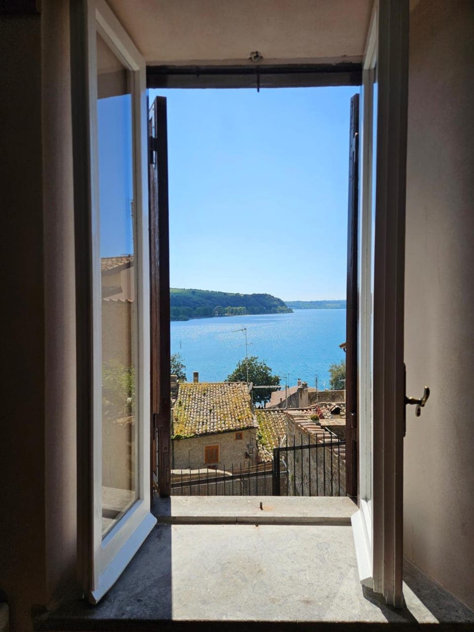 Property building, Day, Natural landscape, View (from property/room), Lake view
