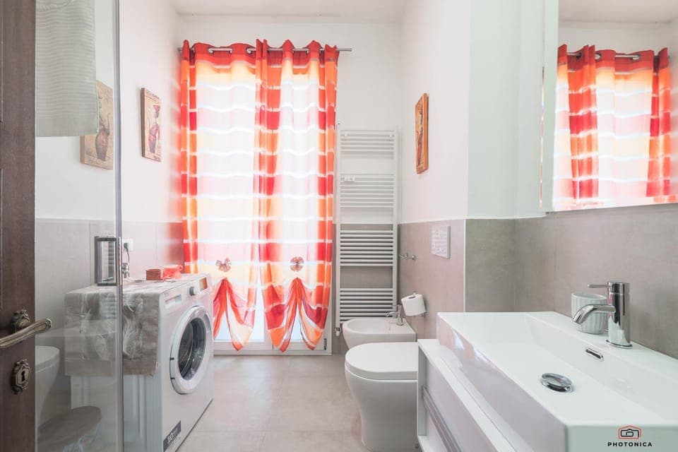 Shower, Bathroom, bidet, washing machine