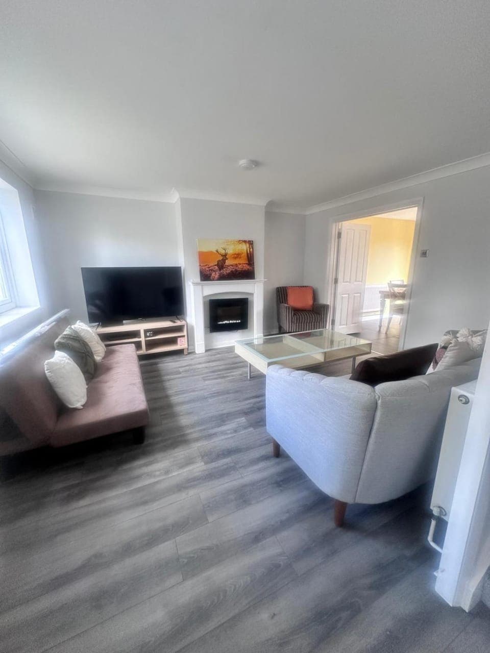 Communal lounge/ TV room, TV and multimedia, Living room, Seating area, Evening entertainment