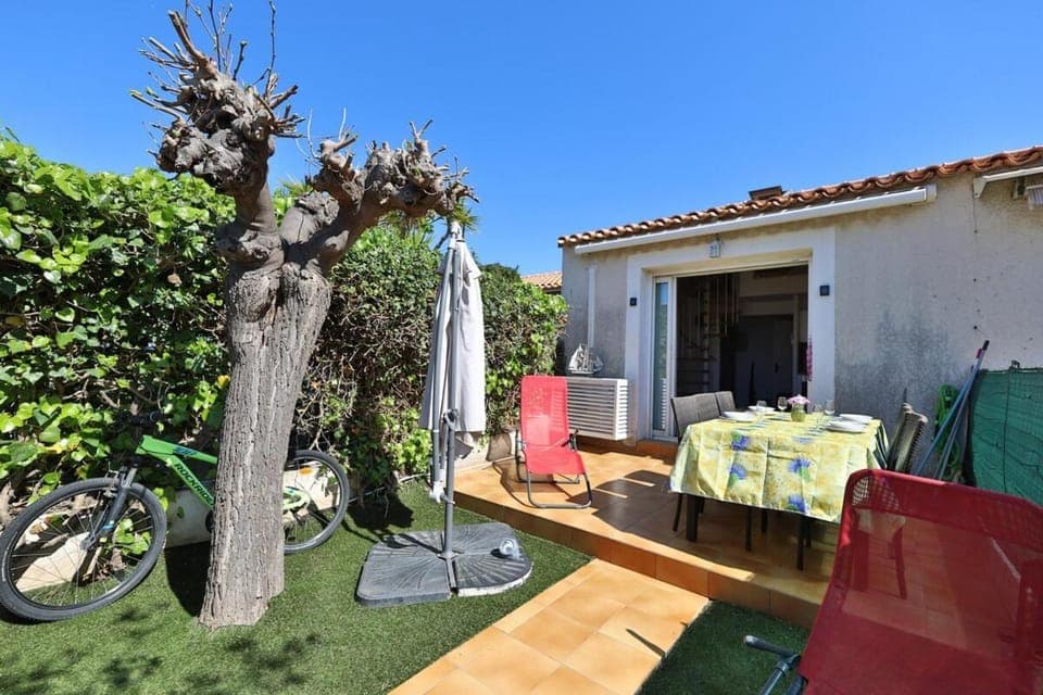 Patio, Garden, Dining area, Sea view, sunbed