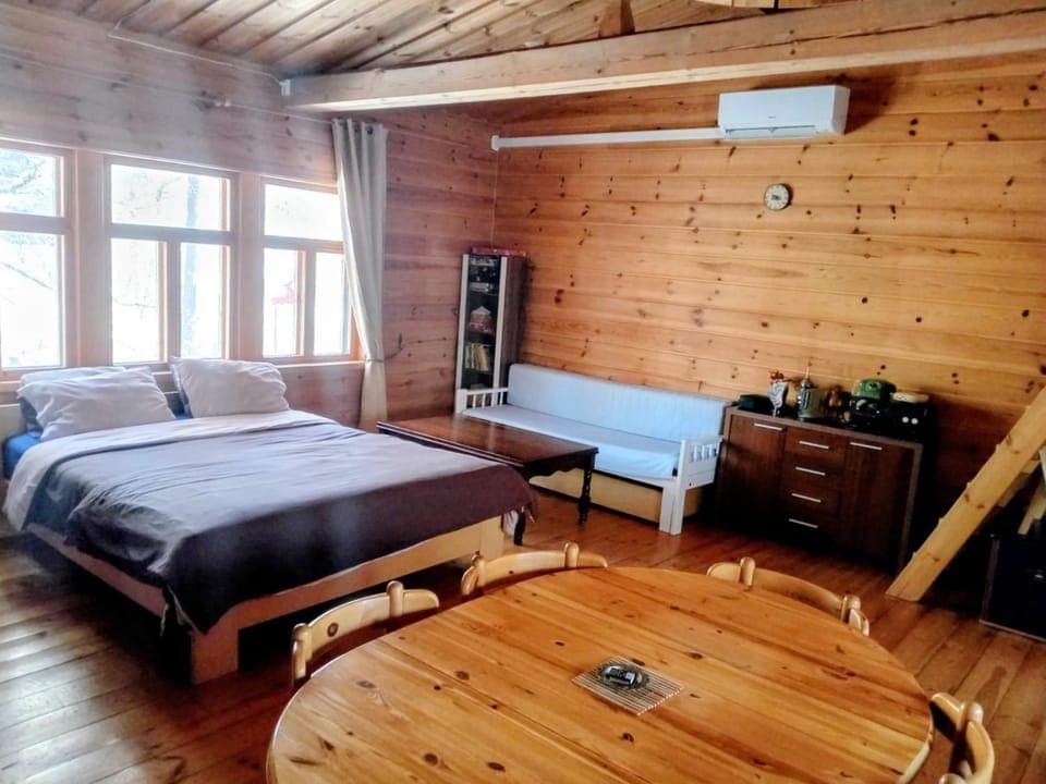 Bed, Living room, Photo of the whole room, Bedroom