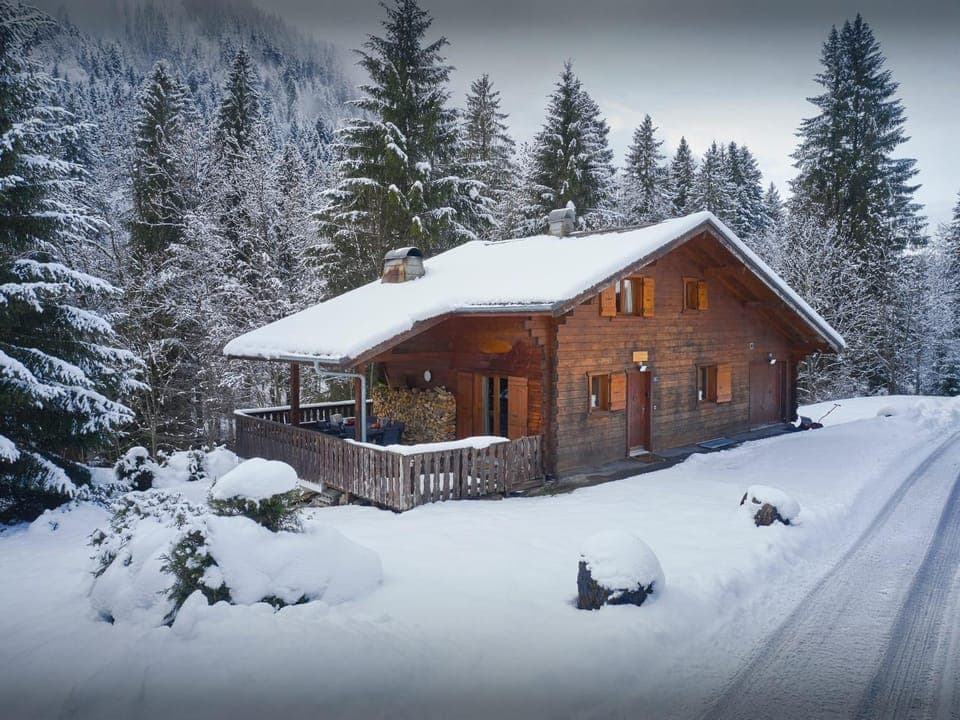 Property building, Natural landscape, Winter