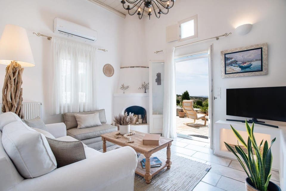 TV and multimedia, Living room, Seating area, air conditioner