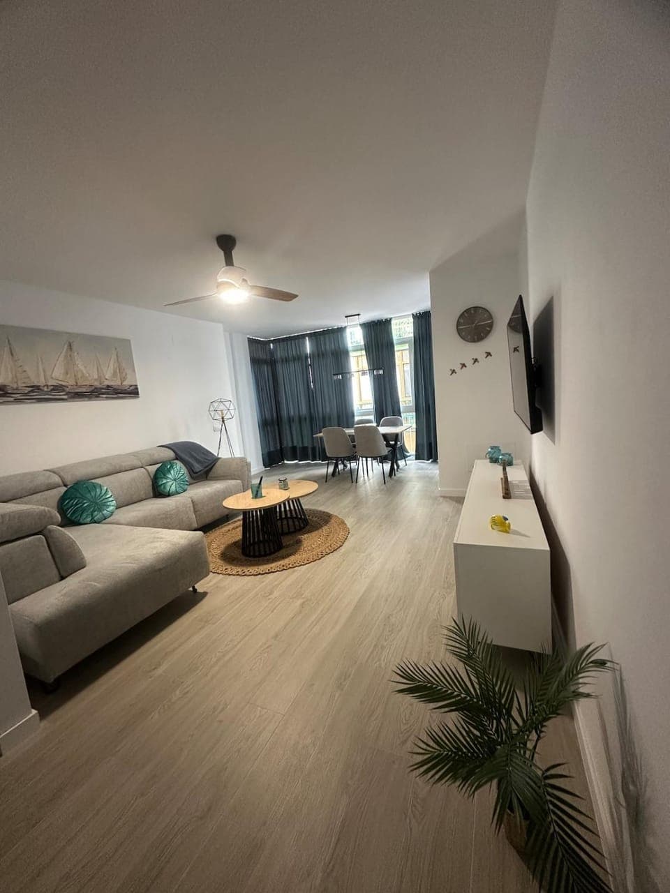 Communal lounge/ TV room, TV and multimedia, Living room, Seating area