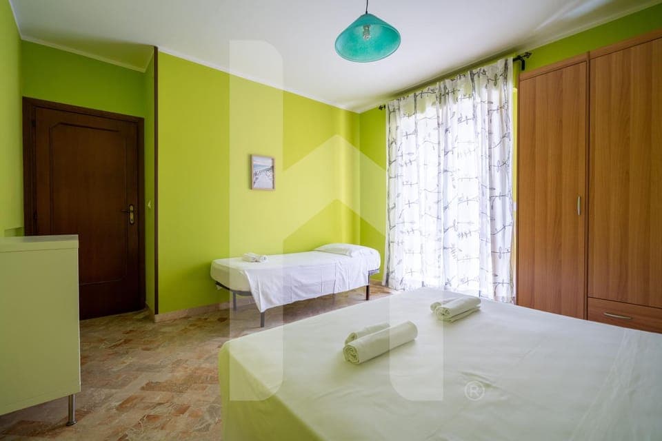 Bed, Photo of the whole room, Bedroom, towels, wardrobe