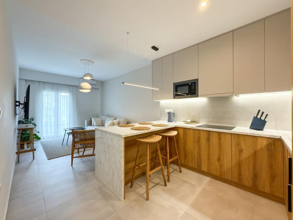 TV and multimedia, Kitchen or kitchenette, Dining area, oven, stove