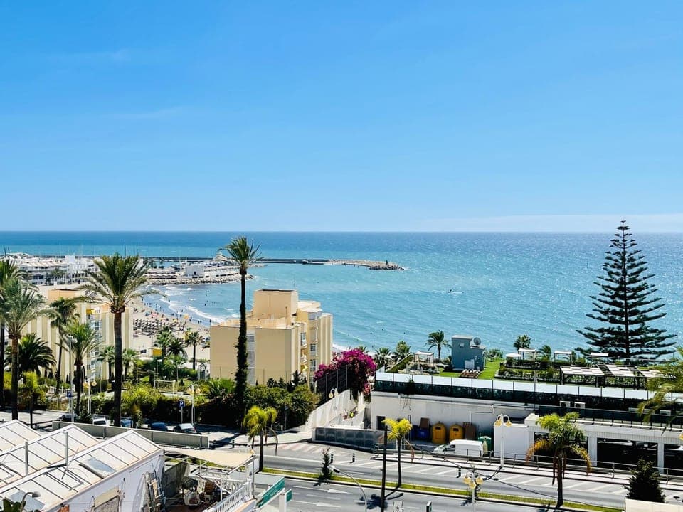 View (from property/room), City view, Landmark view, Sea view, Street view