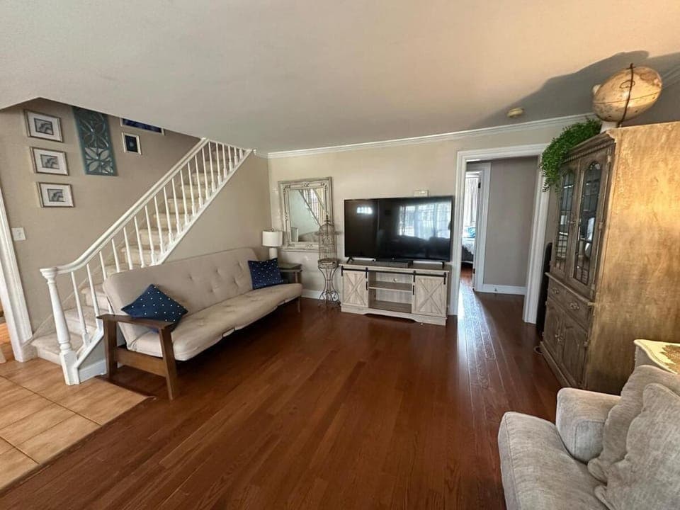 Selfie Walls l Spacious l Family Friendly l Near Beach House in Colorado