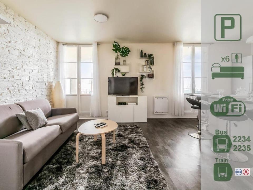 Communal lounge/ TV room, Living room, Seating area