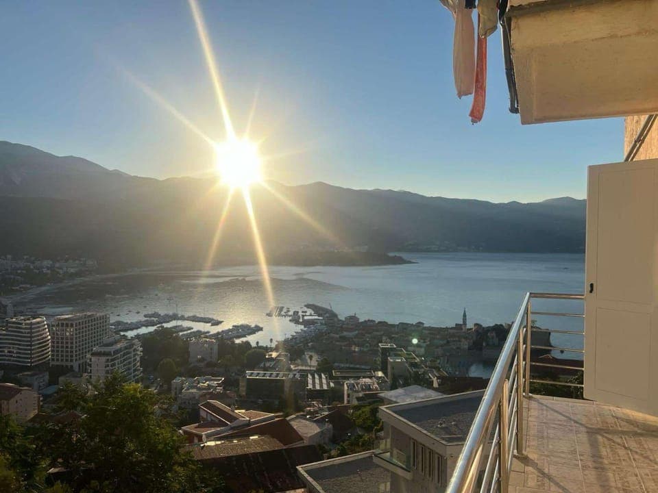 City view, Sea view, Sunrise