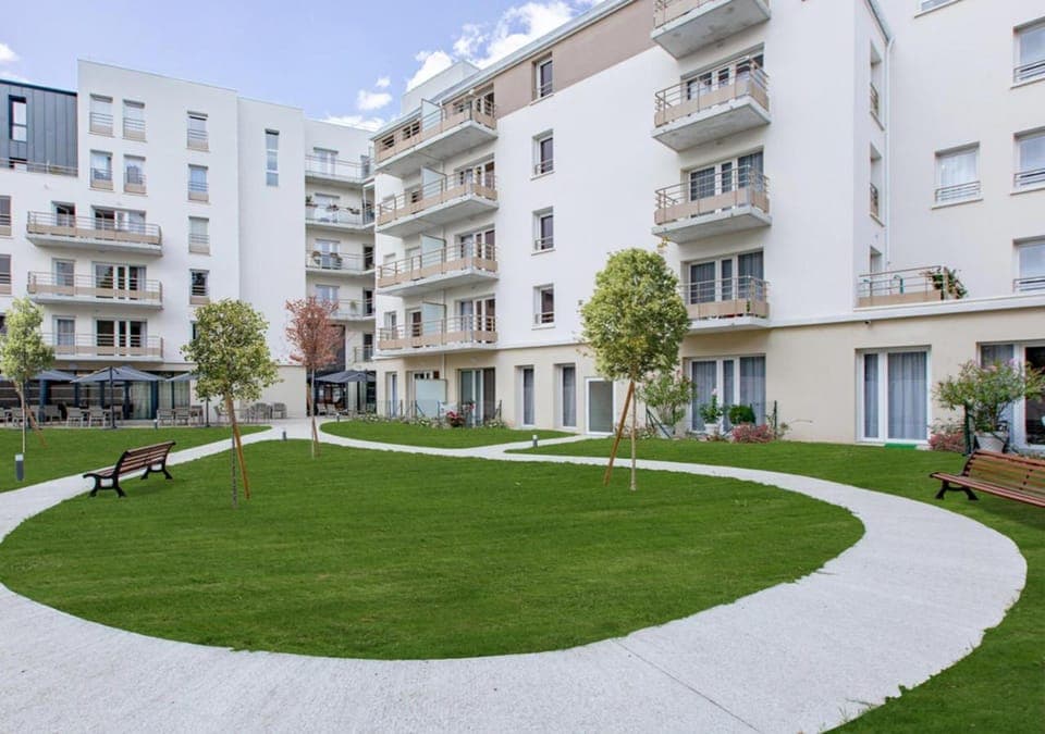 Property building, Garden