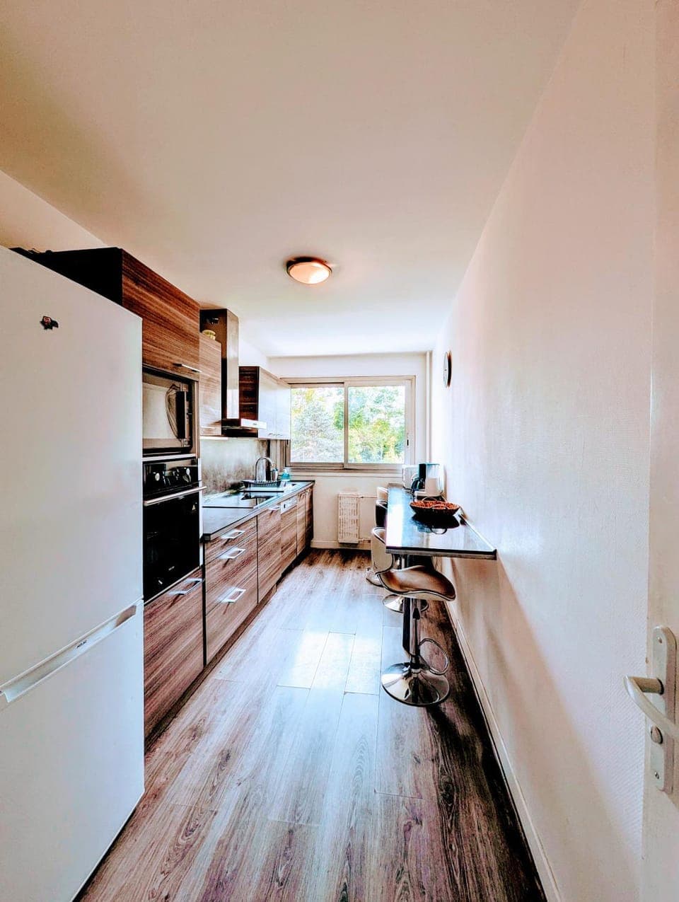 Kitchen or kitchenette, Dining area, oven, stove