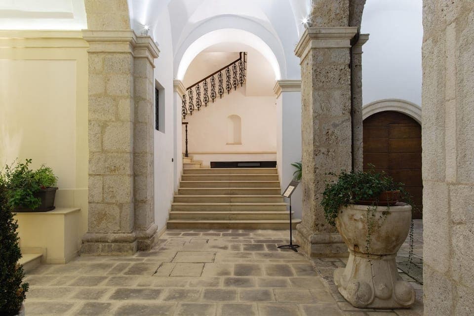 Inner courtyard view