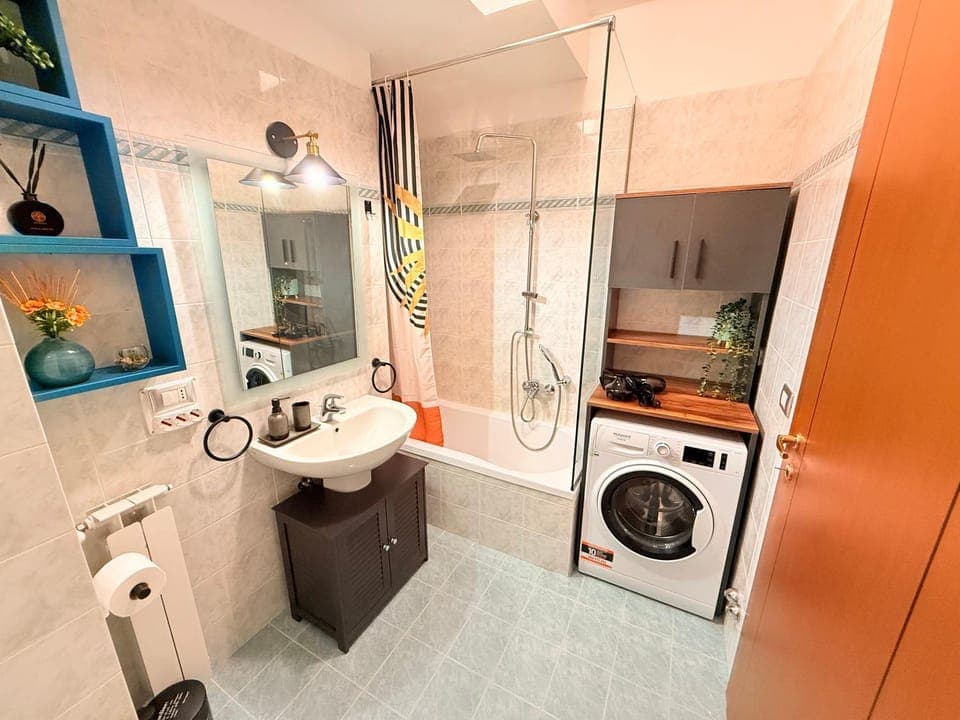 Shower, Bathroom, washing machine