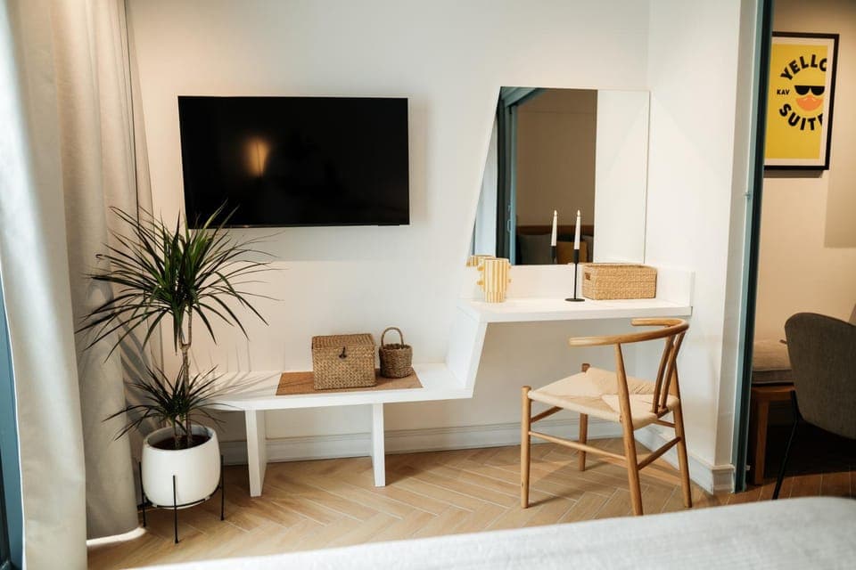 TV and multimedia, Evening entertainment