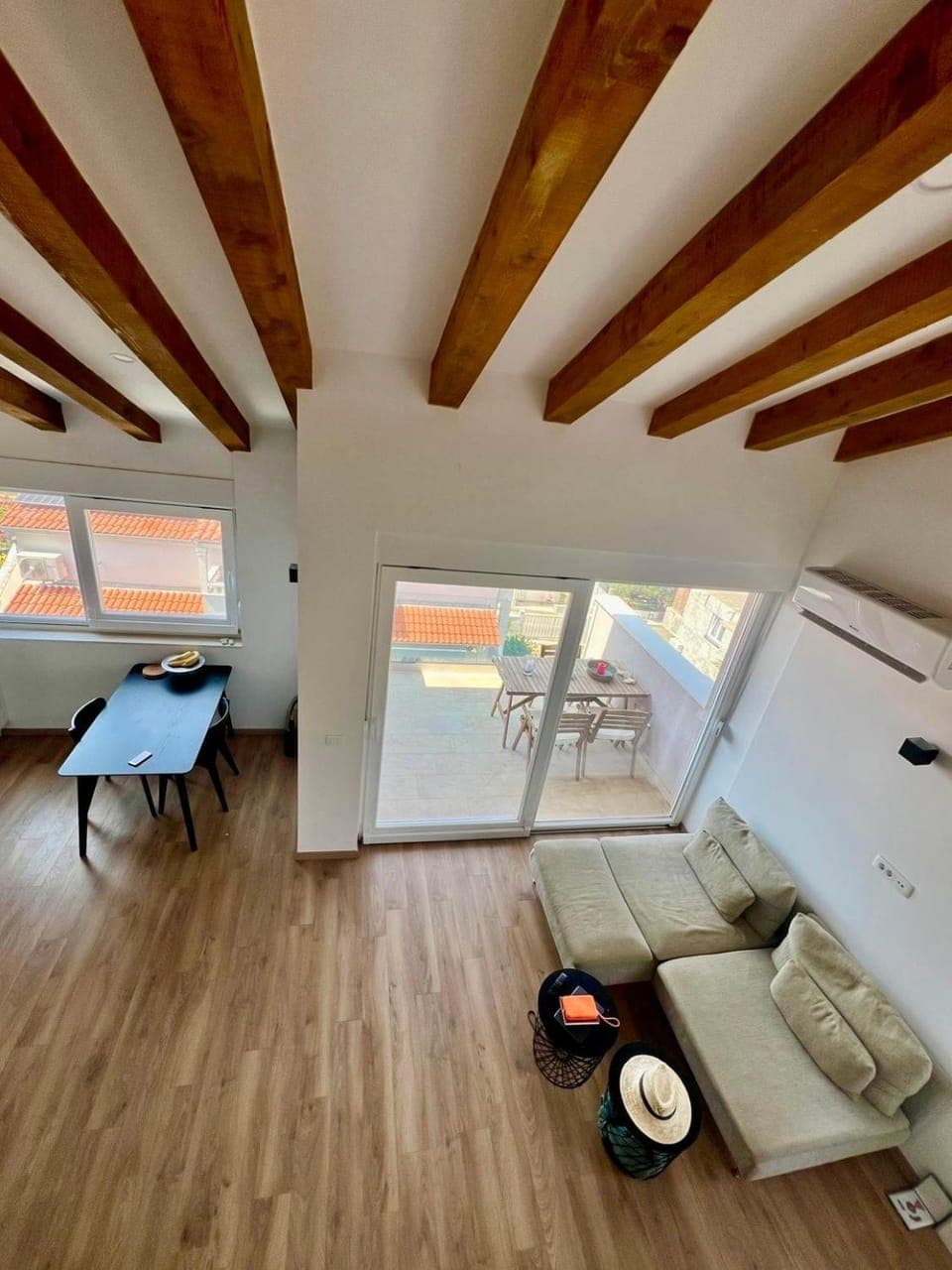 Living room, Photo of the whole room, Seating area, Dining area