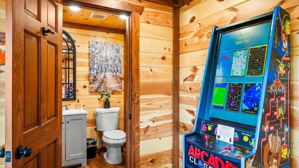 Luxe Memory Maker View Indoor Pool Games Sleeps 20 House in Sevierville
