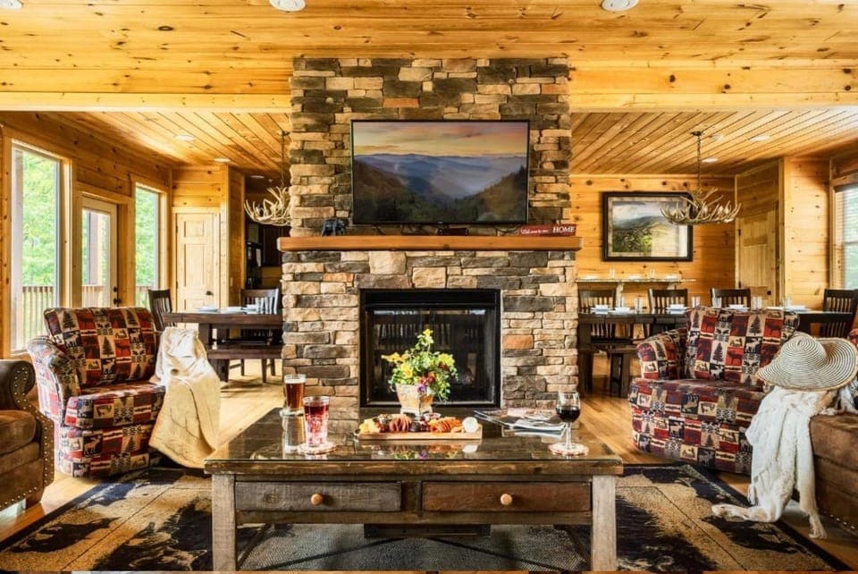 Smoky Mountain Lodge, Free Tickets, NO Catch! Chalet in Pigeon Forge