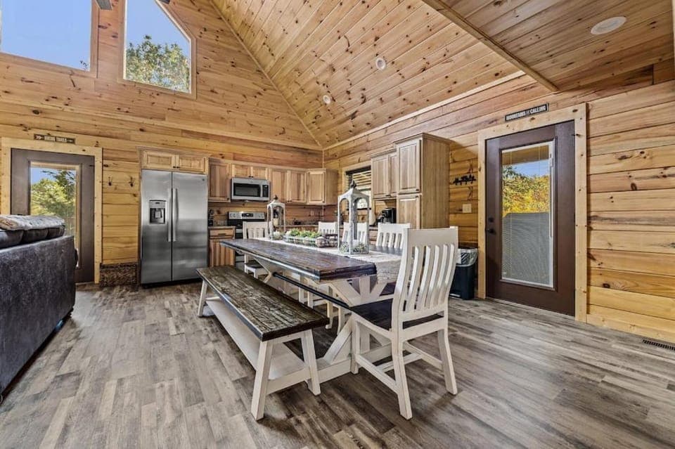 Bearadise by Avada Properties House in Sevierville