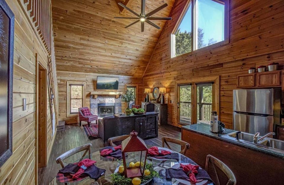 Bear Mountain Hideaway by Avada Properties House in Sevierville